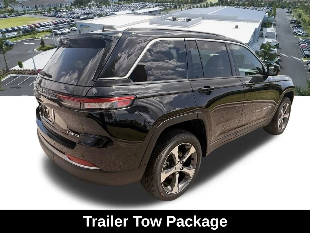 New 2026 Diamond Black Crystal Pearlcoat Jeep Limited image 4