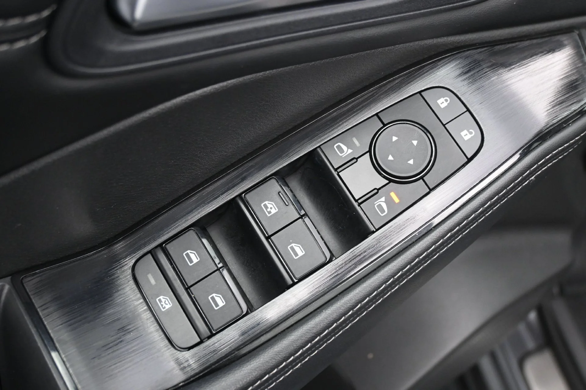 Used 2023 Gun Metallic Nissan SV image 19