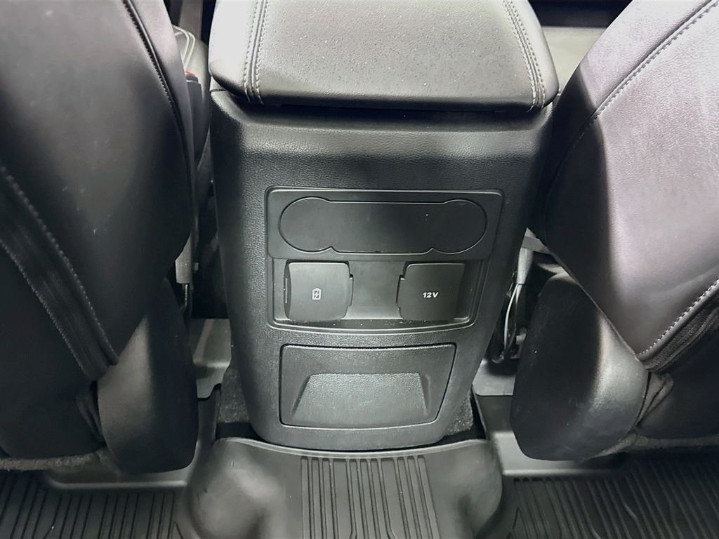Used 2023 Agate Black Metallic Ford XLT image 26