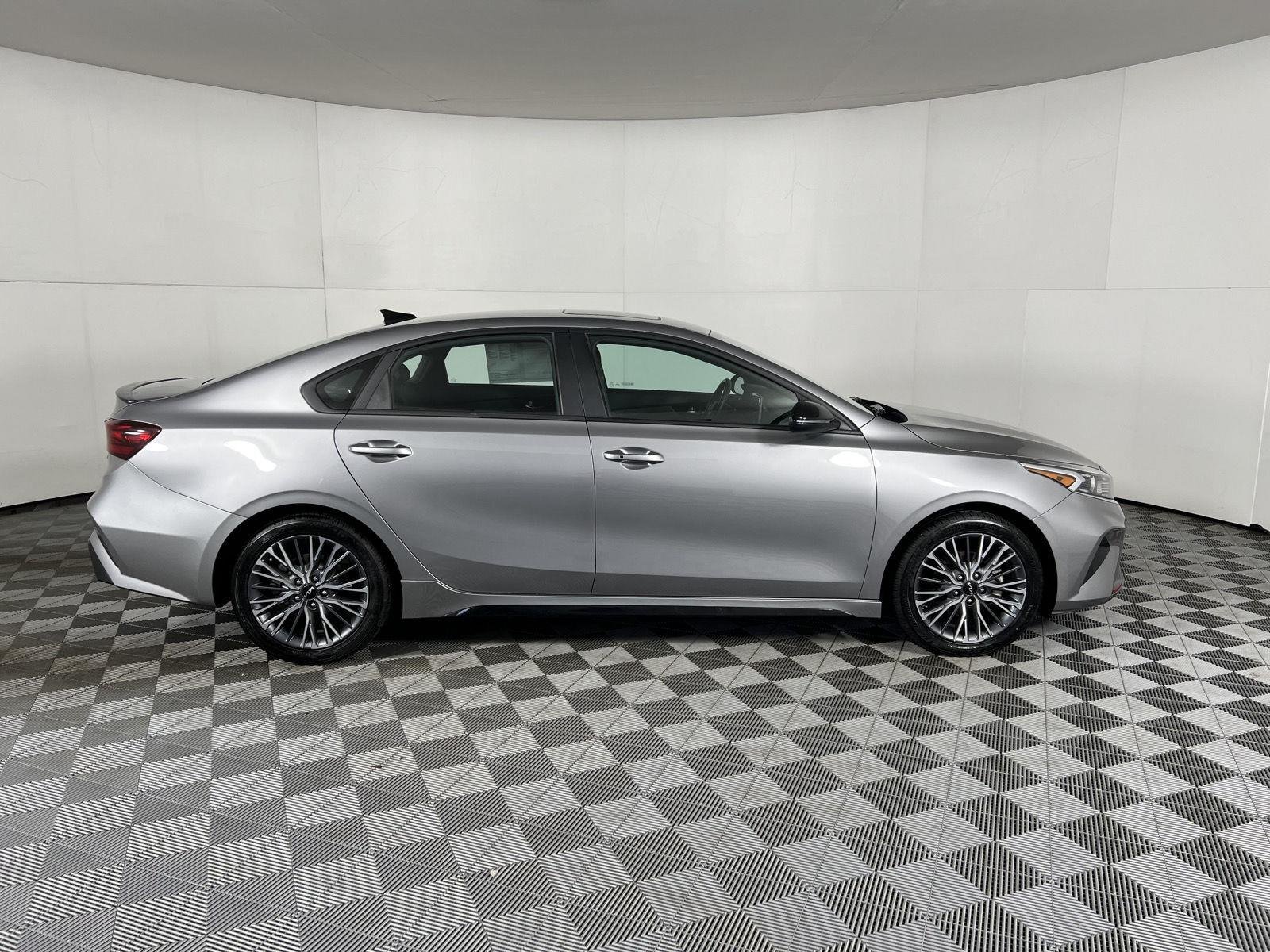 Used 2023 Steel Gray Kia GT-Line image 10