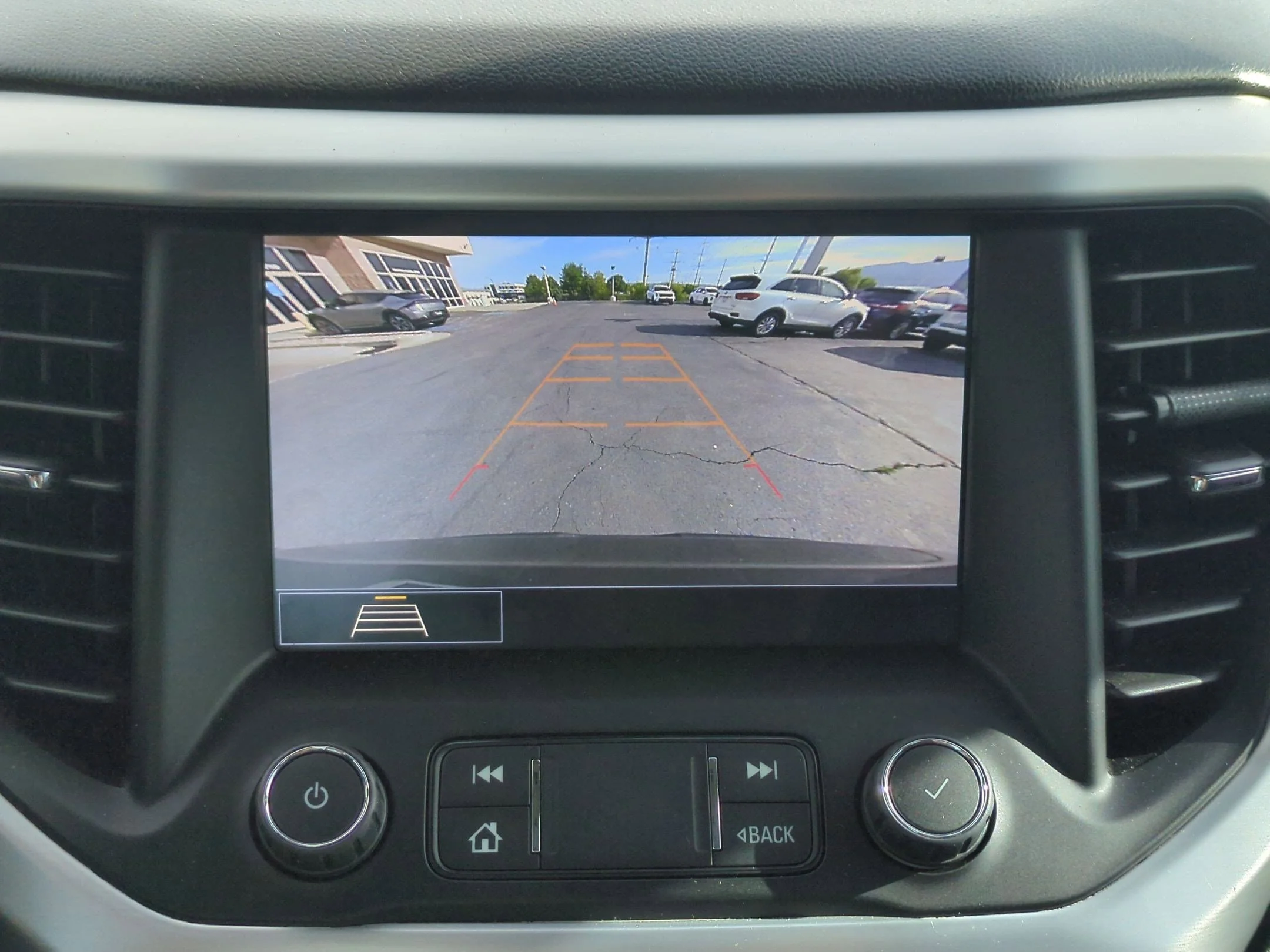 Used 2020 Carbon Black Metallic GMC SLT image 19