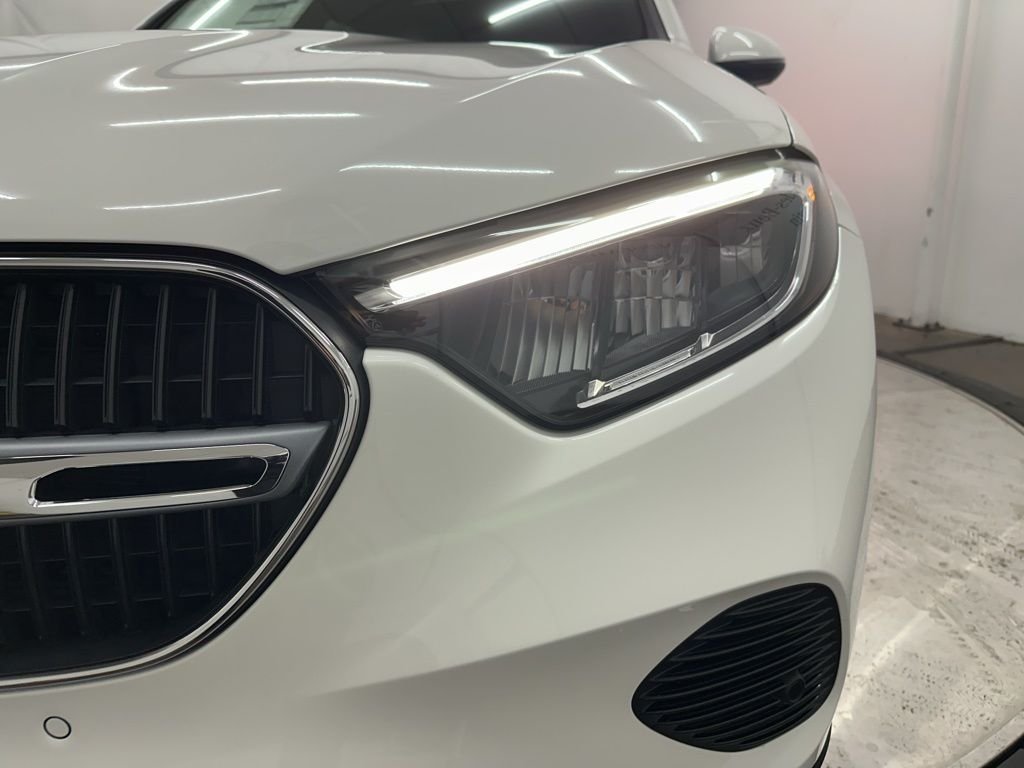 Used 2026 White Mercedes-Benz GLC 300 image 29