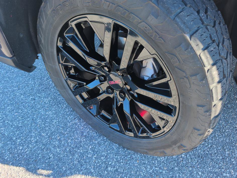 Used 2024 Titanium Rush Metallic GMC AT4 image 7