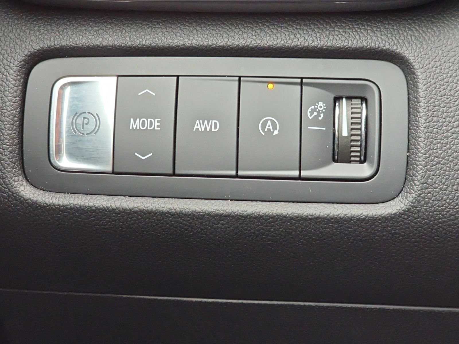 Used 2025 Black GMC Elevation image 27