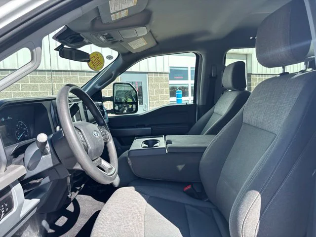 Certified Used 2025 Oxford White Clearcoat Ford XLT image 15