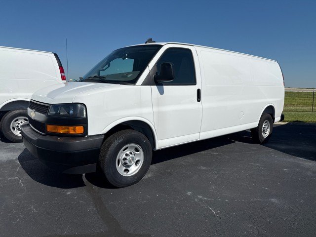2025 Chevrolet Express Cargo Work Van - Photo 10