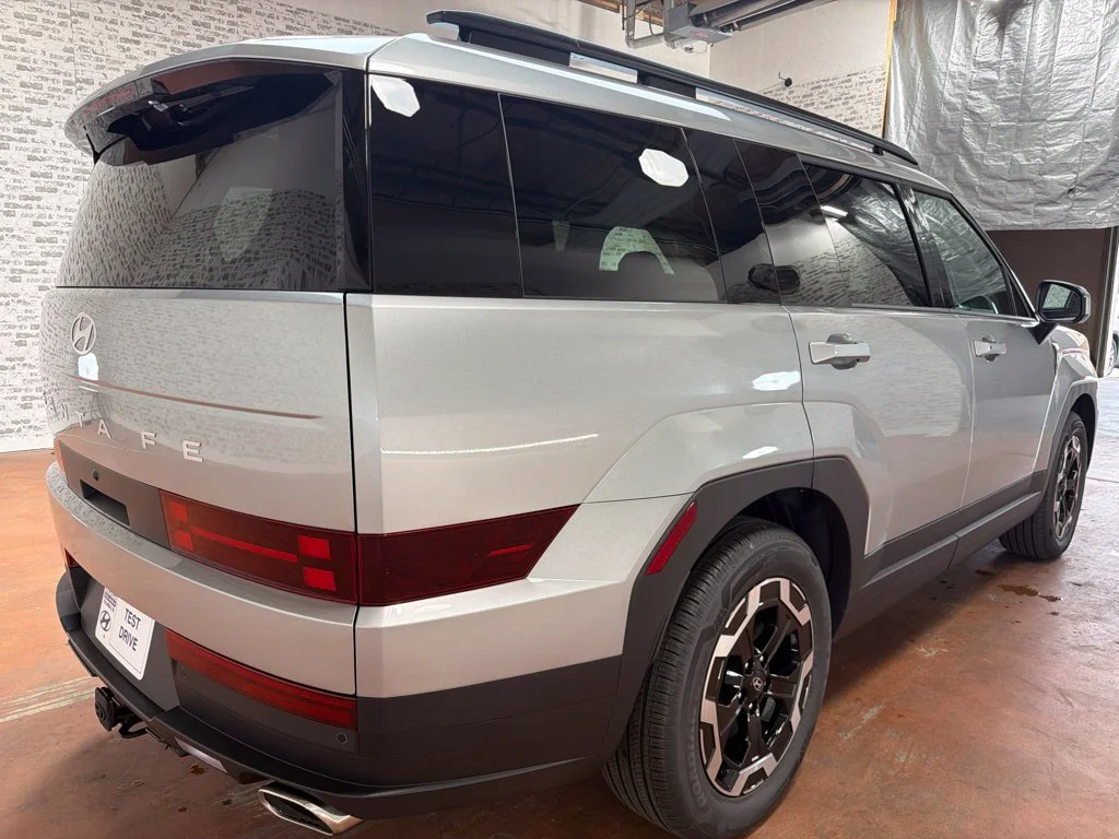 New 2027 Shimmering Silver Hyundai SEL image 7