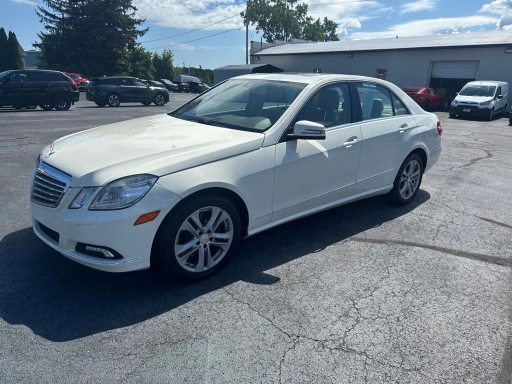 Used 2010 Diamond White Metallic Mercedes-Benz E 350 image 7