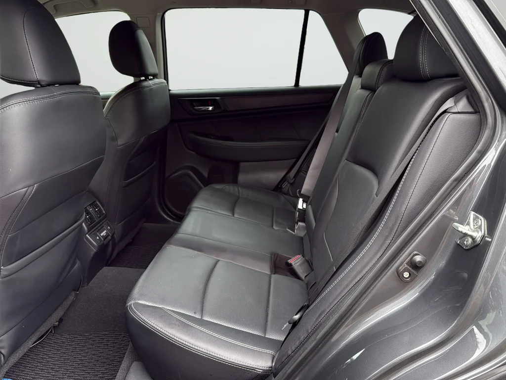 Used 2018 Gray Subaru 2.5i image 23