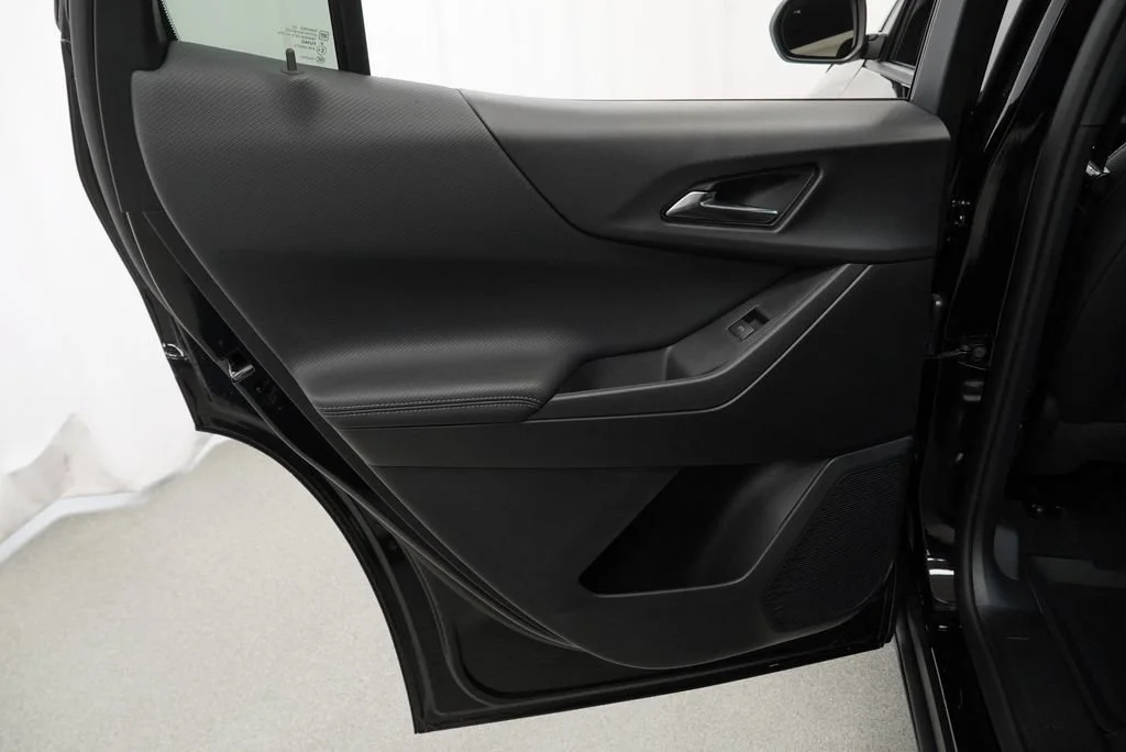 New 2027 Mosaic Black Metallic Chevrolet LT image 24