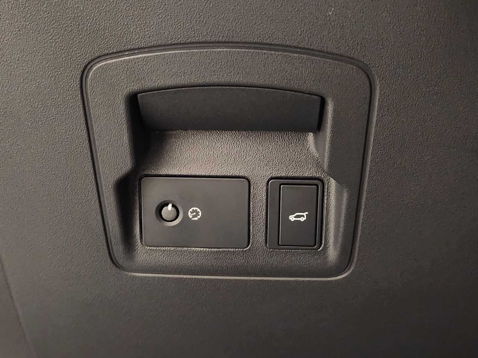 Used 2026 Santorini Black Metallic Land Rover S image 21