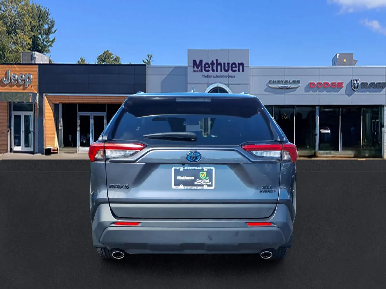 Used 2023 Magnetic Gray Metallic Toyota Hybrid XLE image 6