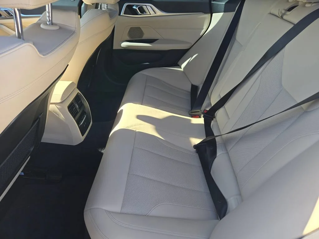 Used 2023 Mineral White Met BMW eDrive35 image 12