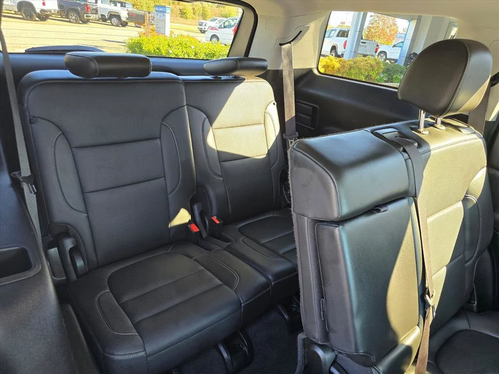 Used 2023 SUMMIT WHITE GMC SLT image 16