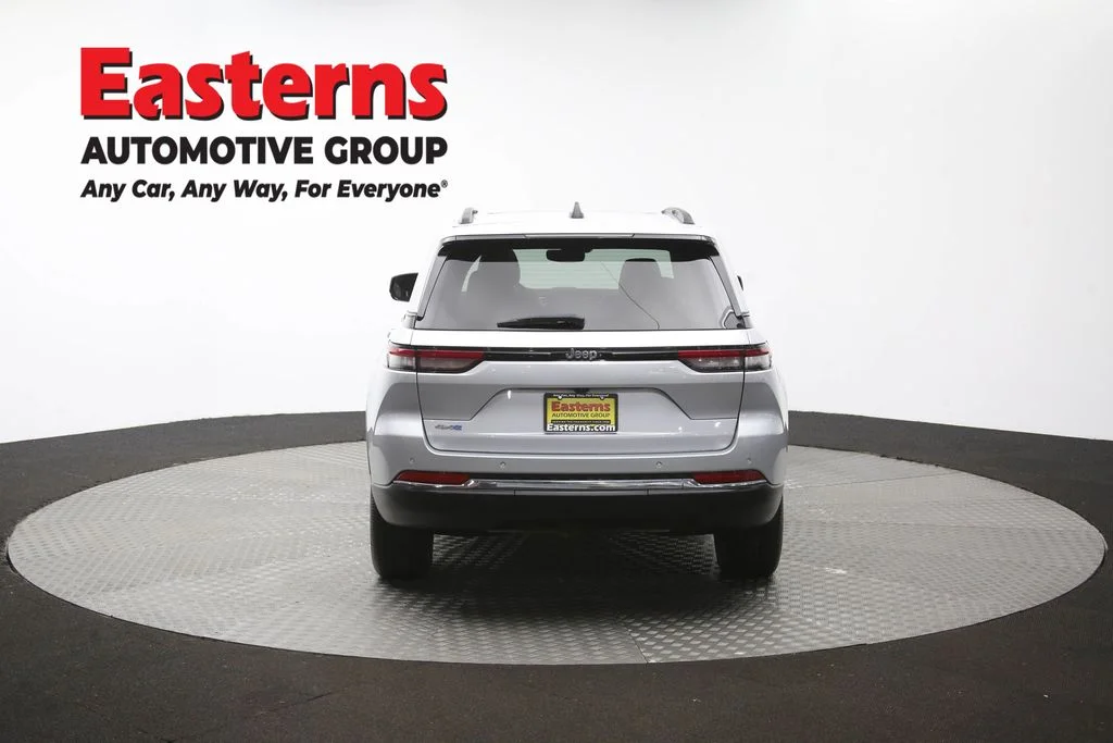 Used 2022 Silver Jeep 4xe image 39
