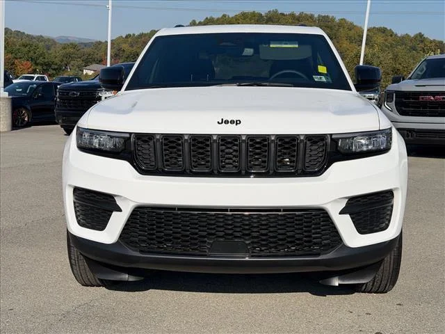 Used 2025 Bright White Clearcoat Jeep Altitude X image 8