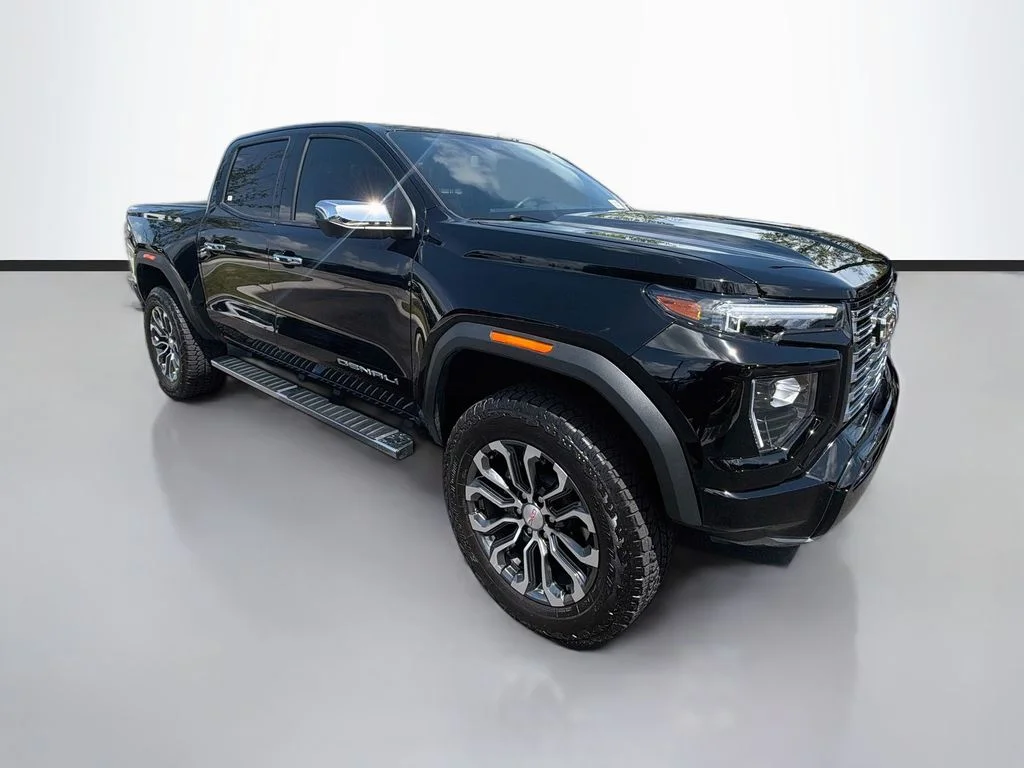 Used 2025 Black GMC Denali image 3