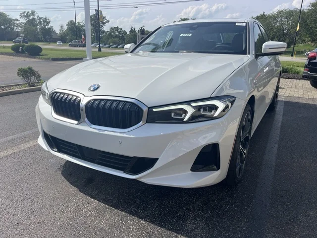 New 2025 Mineral White Metallic BMW 330i xDrive Sedan image 9