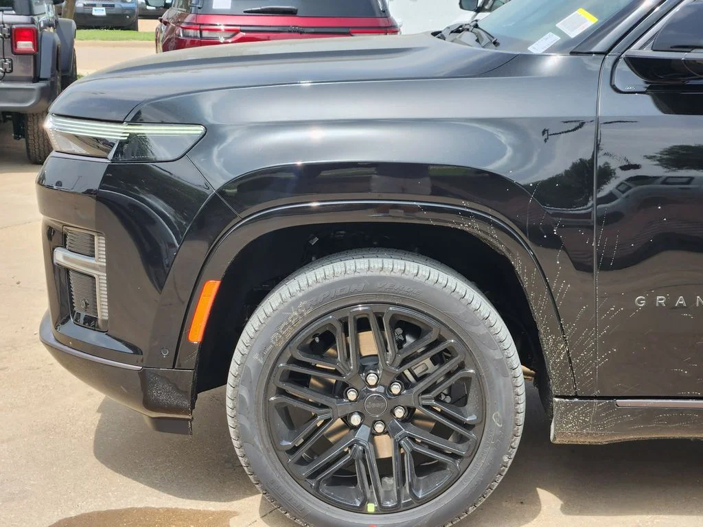 New 2026 High Gloss Black Exterior Paint Jeep Limited Reserve image 6