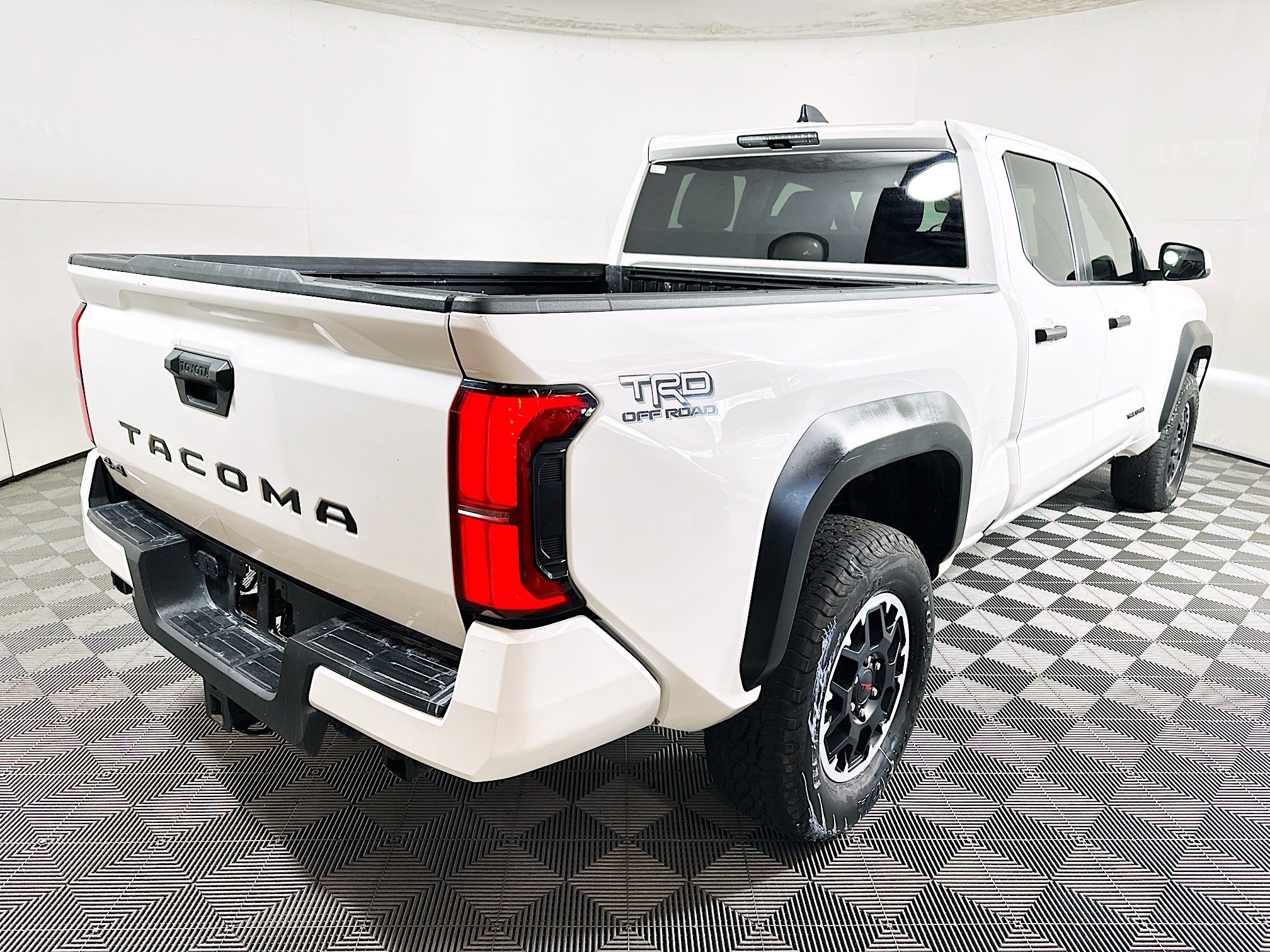 2024 Toyota Tacoma thumbnail 5
