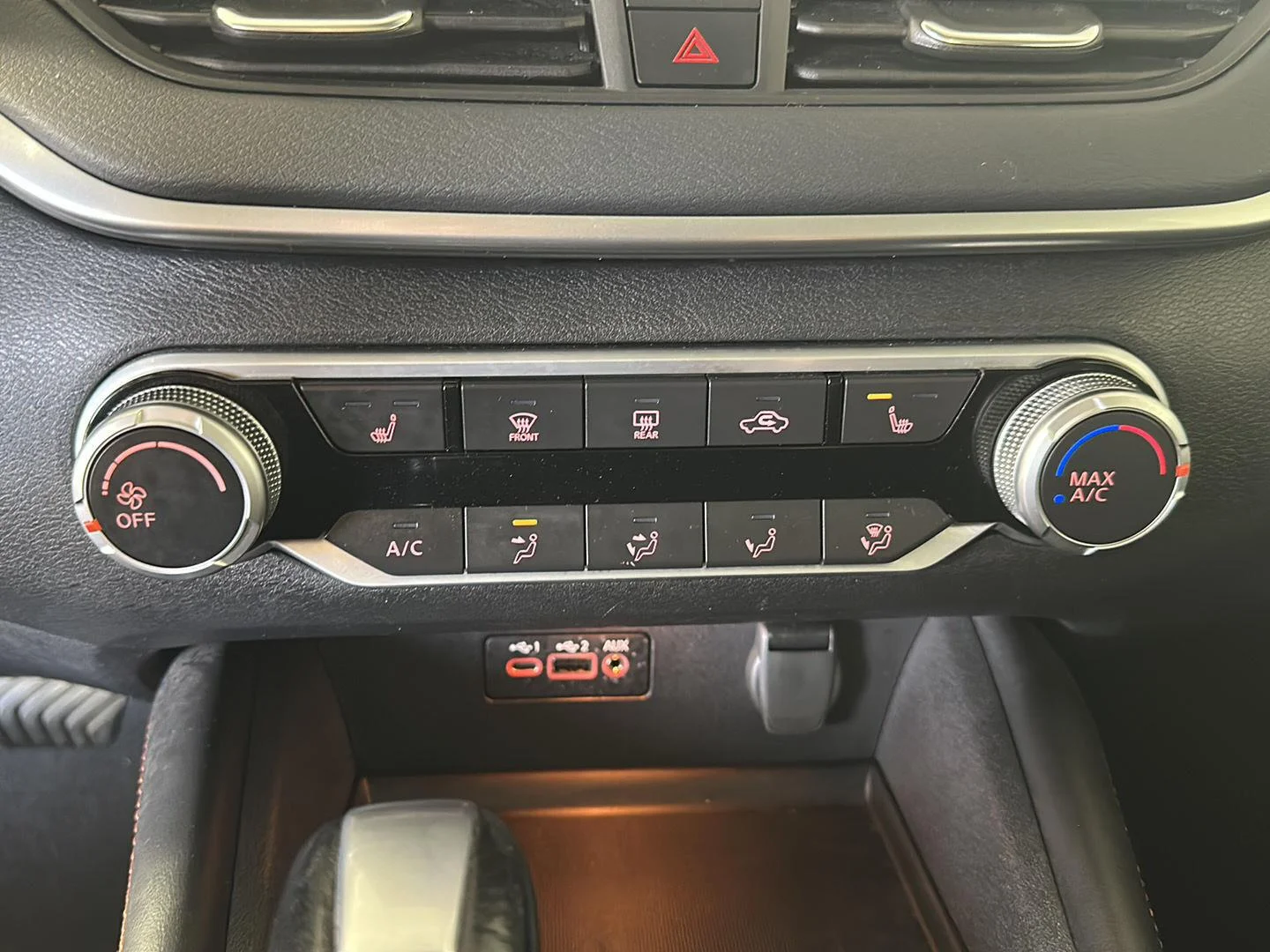Used 2022 Scarlet Ember Tintcoat Nissan 2.0 SR image 17