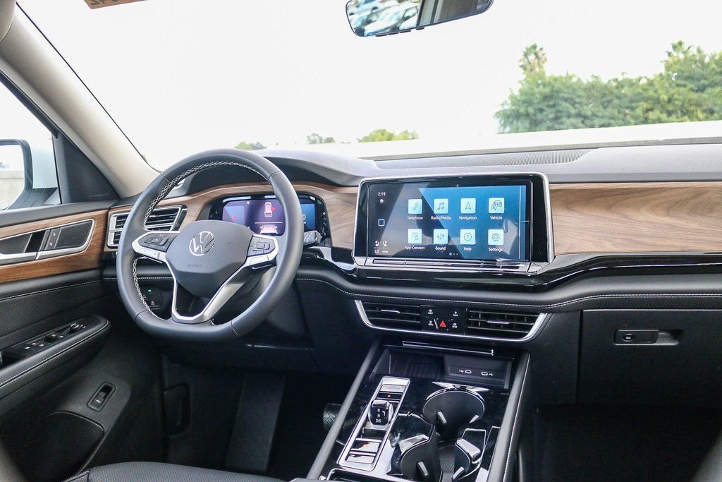 New 2026 White Volkswagen 2.0T SE w/Technology image 13