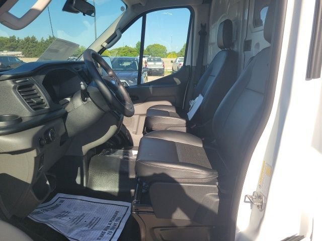 New 2026 Oxford White Ford Cargo Van image 17