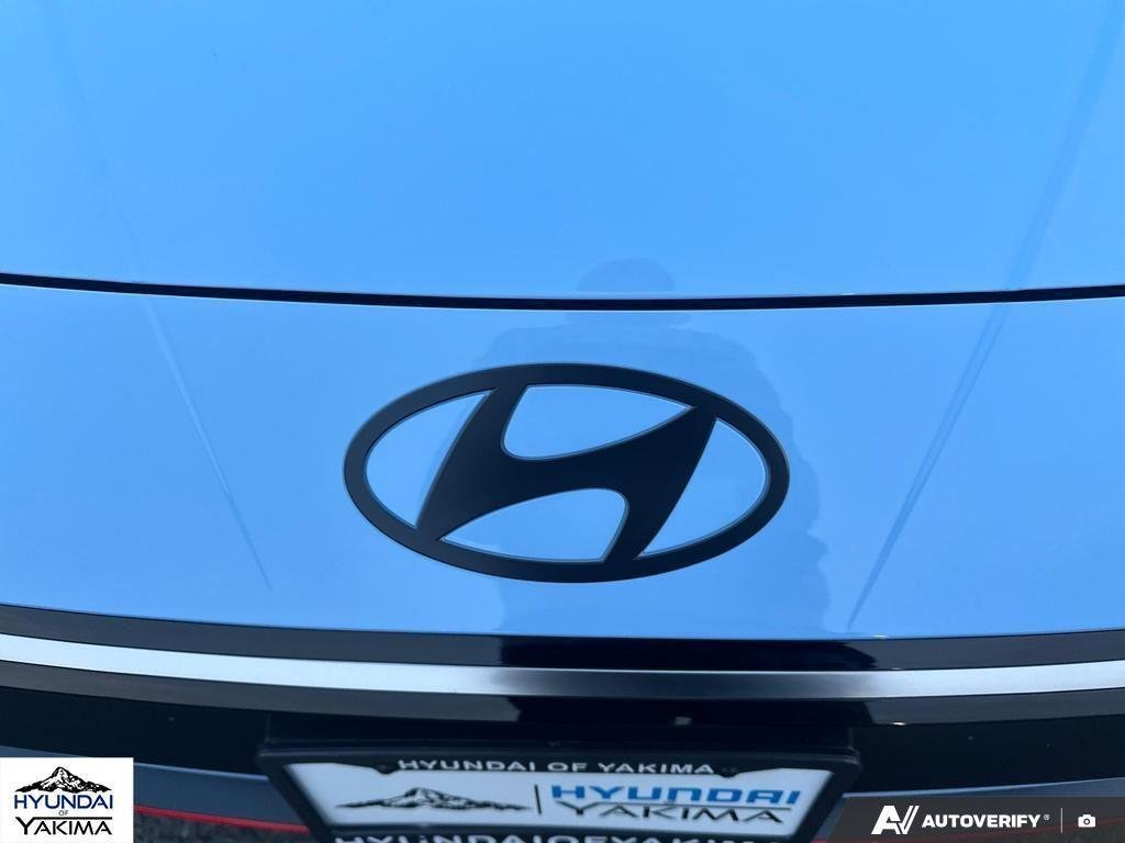 2026 Hyundai Elantra N - Photo 9