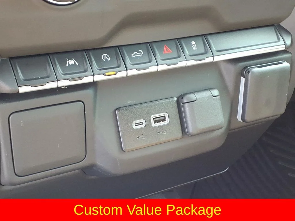 Used 2025 White Chevrolet Custom image 9