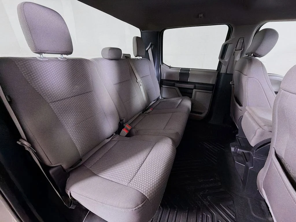 Used 2020  Ford XL image 22