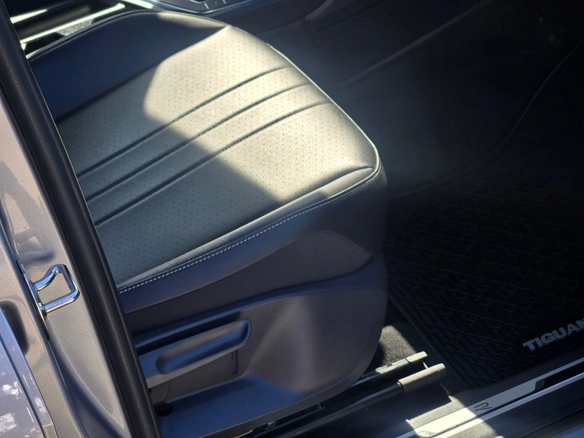 2024 Volkswagen Tiguan SE R-LINE BLACK - Photo 11