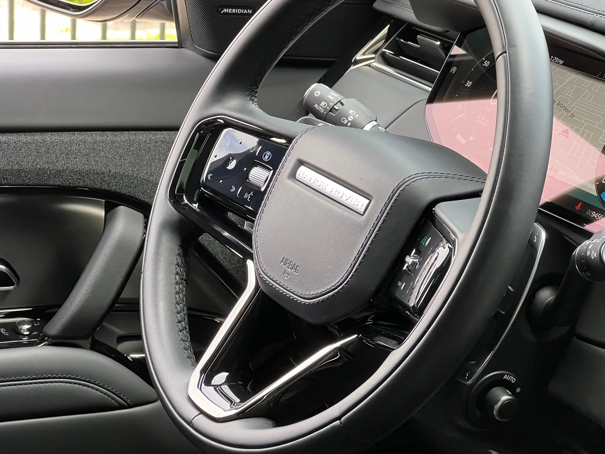 Used 2024 Gray Land Rover Dynamic SE image 38