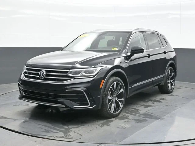 Used 2022 Black Volkswagen 2.0T SEL R-Line image 1