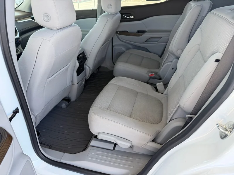 Used 2022 Summit White GMC SLE image 19
