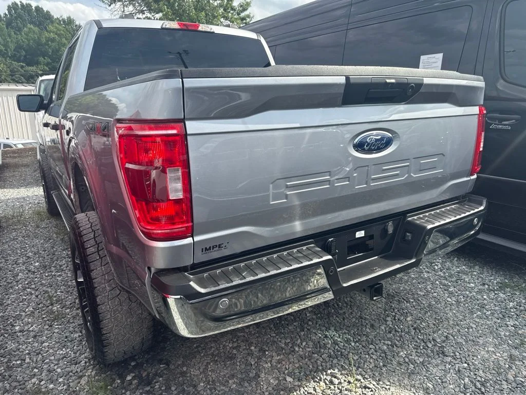 Used 2023 Silver Ford XLT image 4