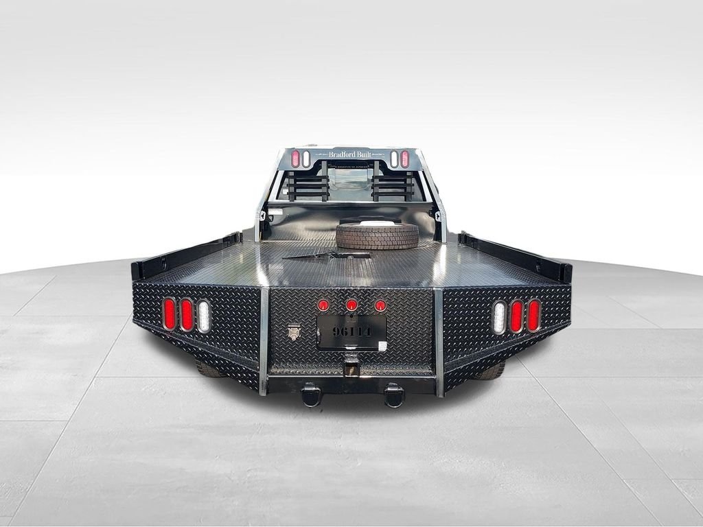 Used 2025 White Ford XL image 4