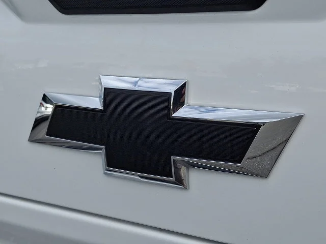 Used 2026 White Chevrolet RST image 31