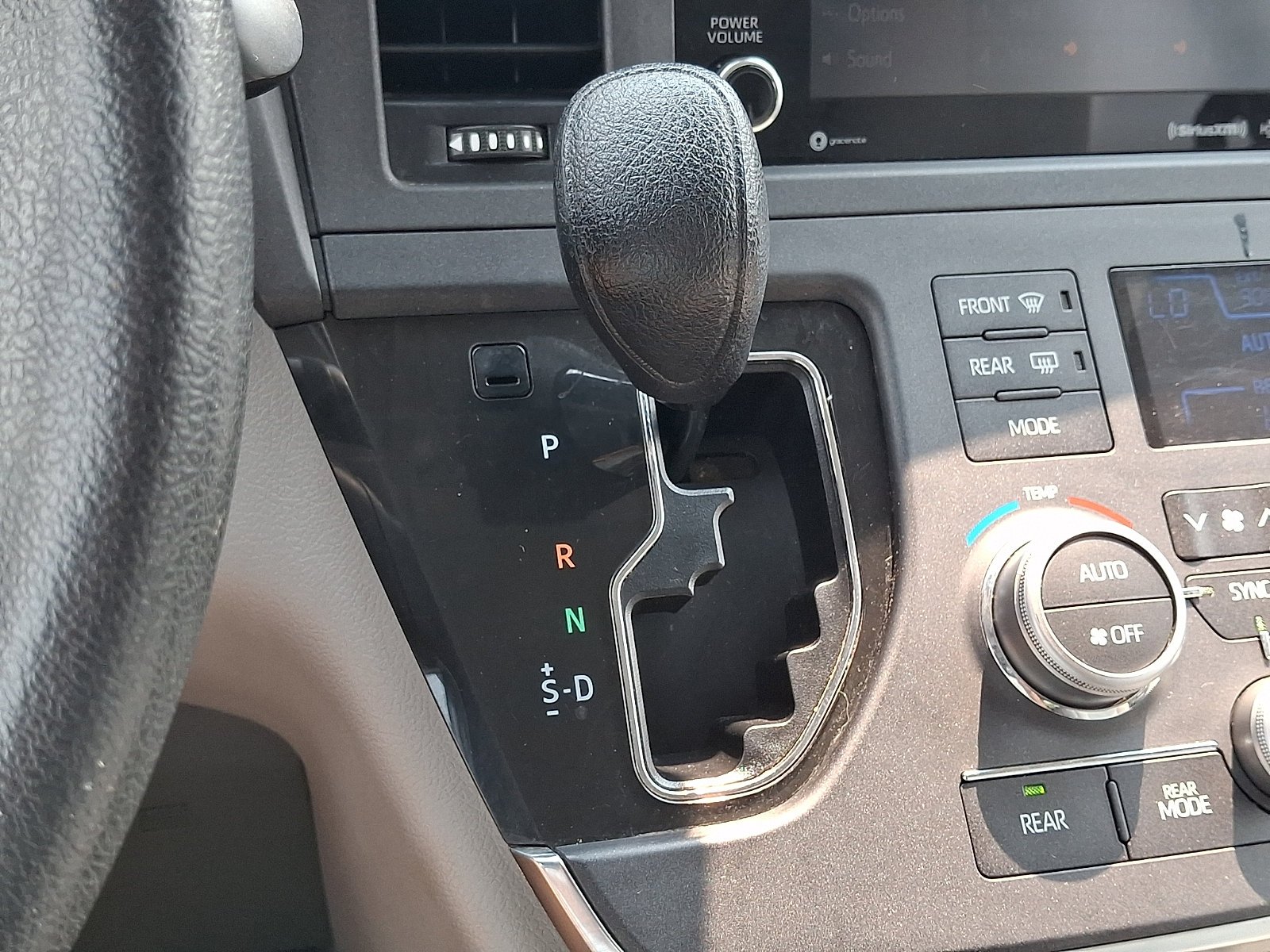 Used 2019 Predawn Gray Mica   1H1 Toyota LE Auto Access Seat image 17