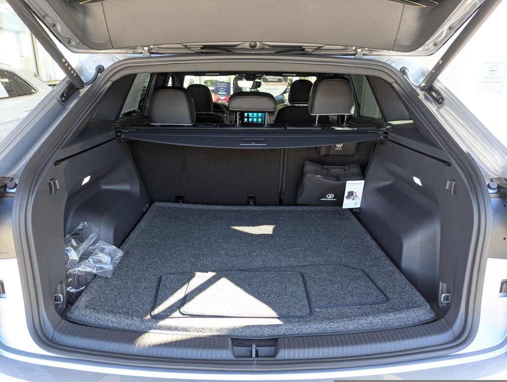 New 2026 Silver Volkswagen 2.0T SEL Premium R-Line image 31