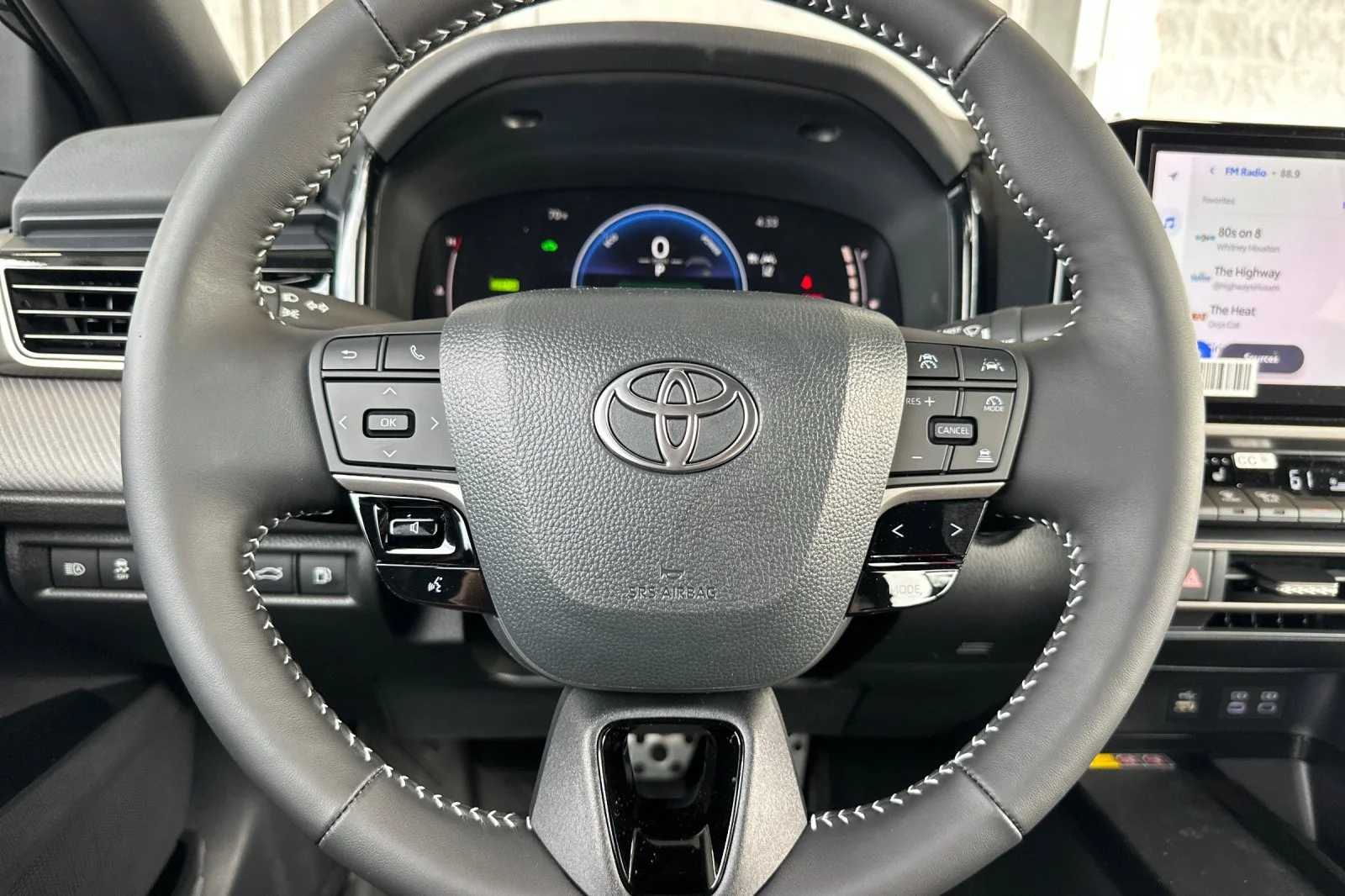 2026 Toyota Camry SE - Photo 21