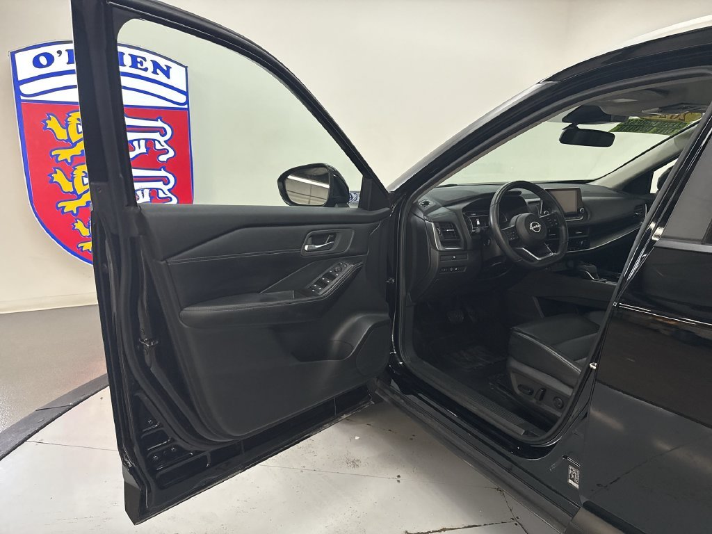 Used 2024 Super Black Nissan SV image 12