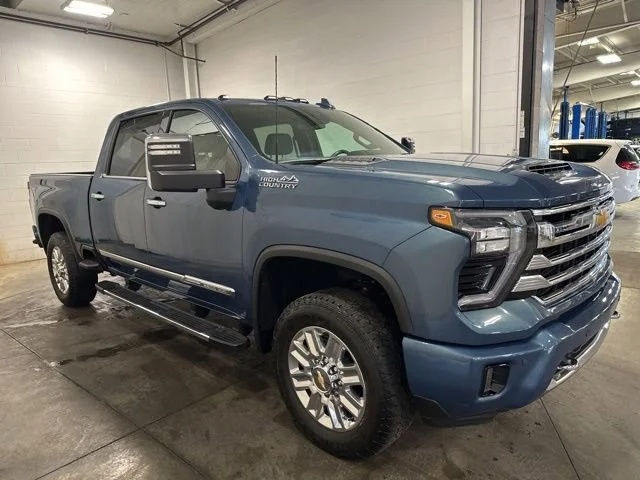 Used 2025 Lakeshore Blue Metallic Chevrolet High Country image 4