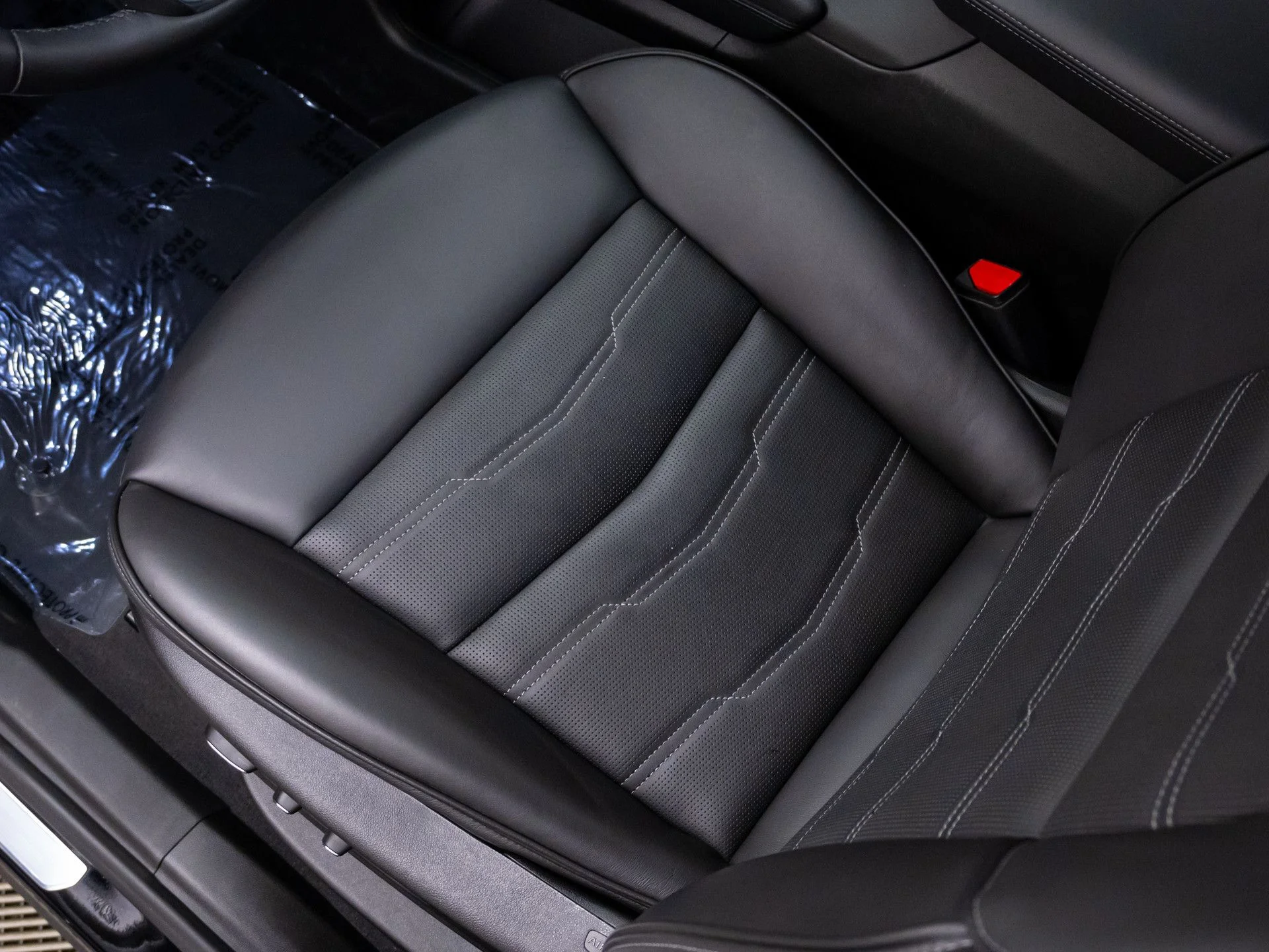 Used 2025 Black Cadillac Premium Luxury image 17
