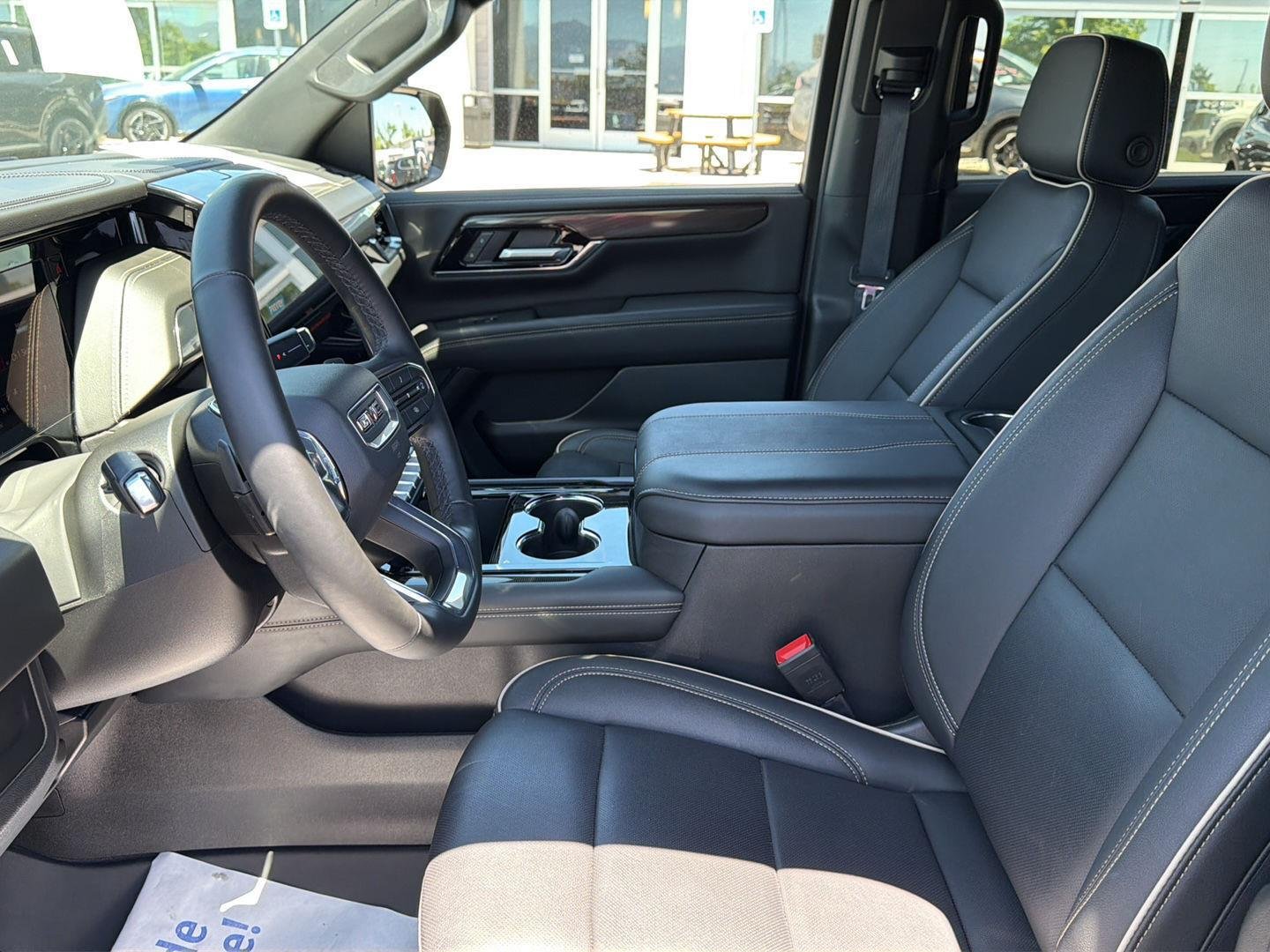 Used 2026 Onyx Black GMC Elevation image 12