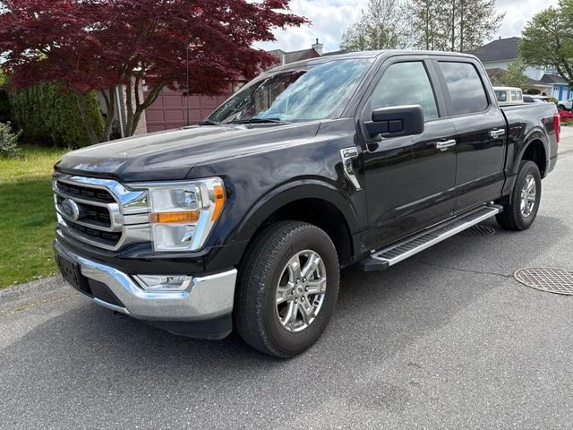 Used 2022 Agate Black Metallic Ford XLT image 2