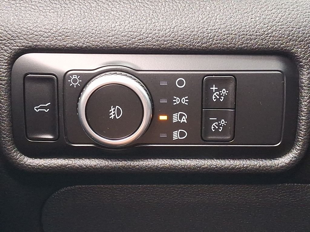 Used 2023 White Ford XLT image 25