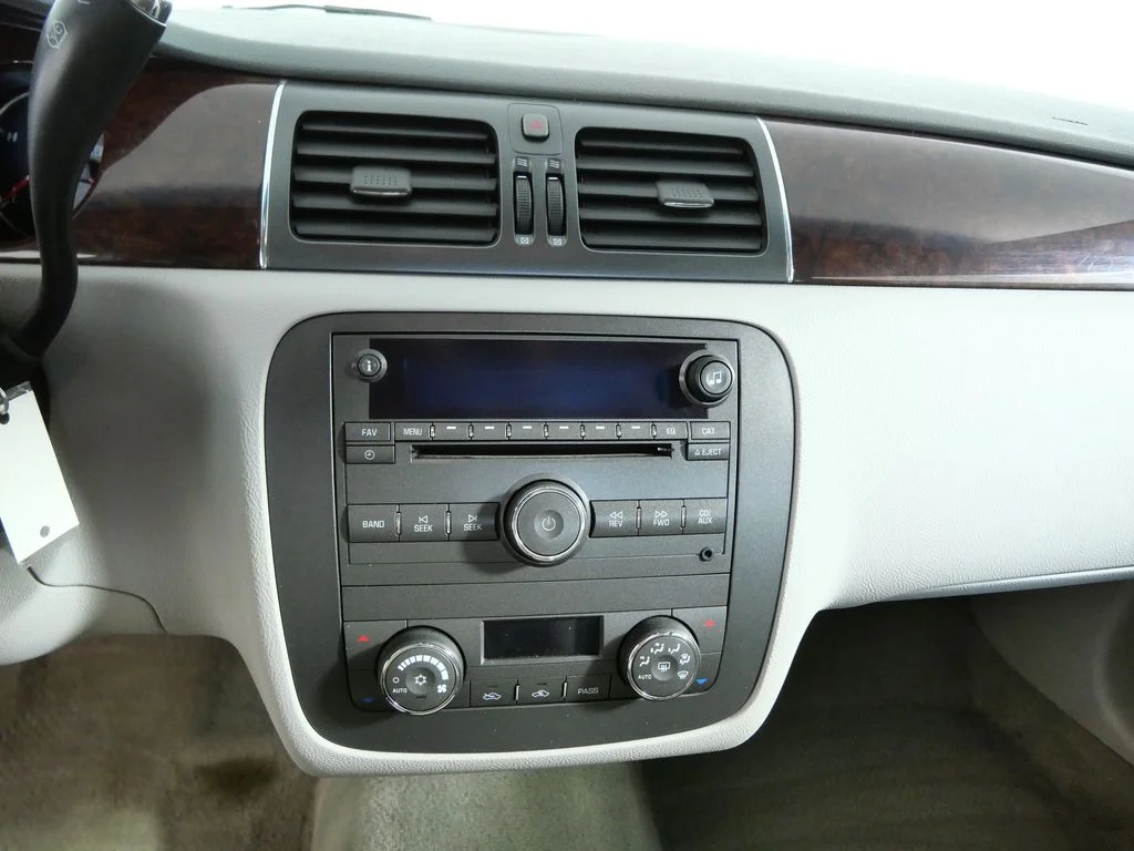 Used 2011 White Buick CXL image 18
