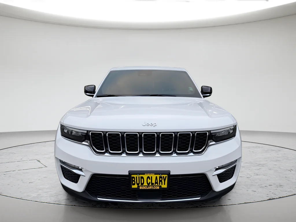 New 2025 Bright White Clear-Coat Exterior Paint Jeep Limited image 8