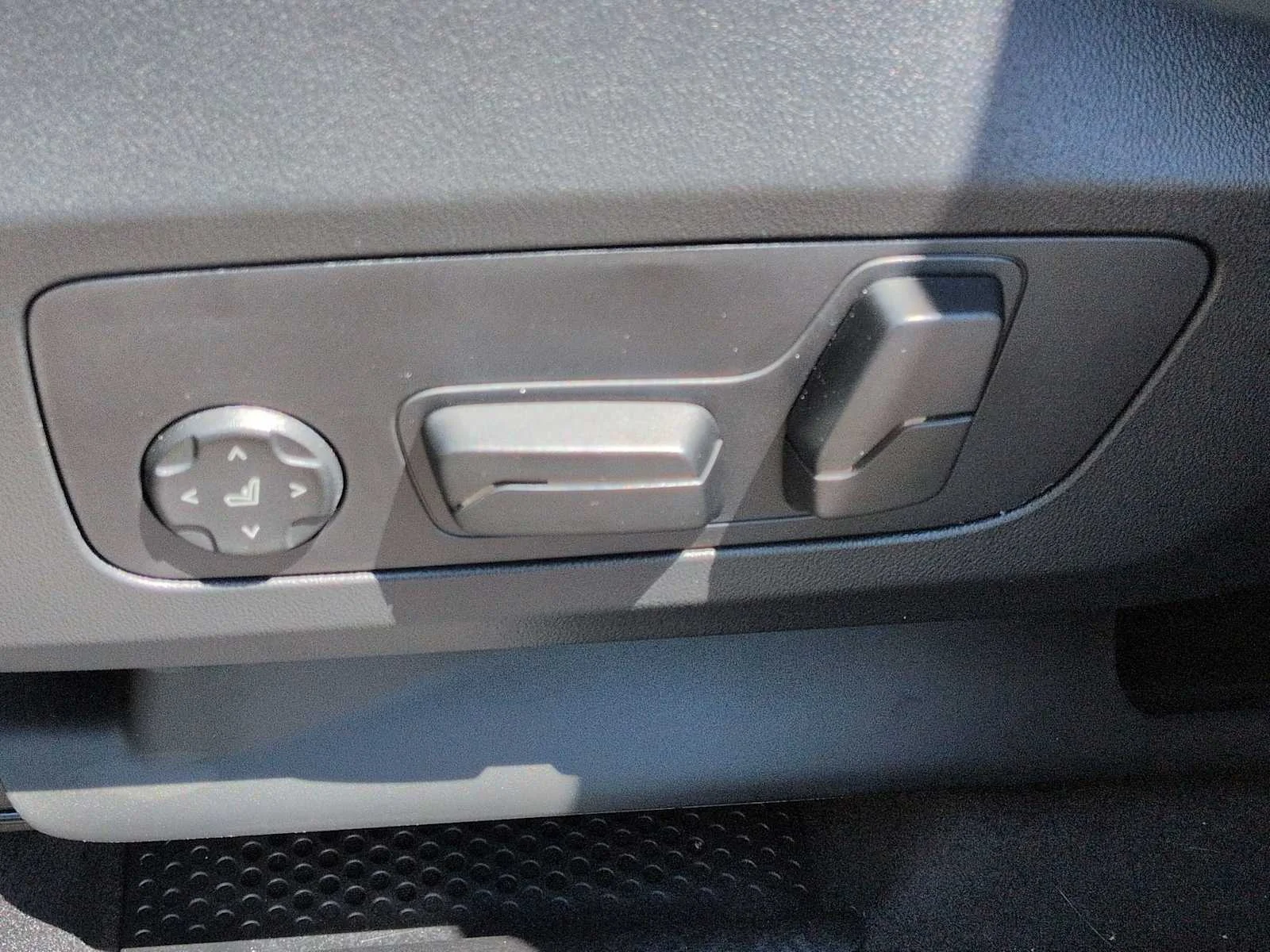 New 2026 Night Dusk Blue Metallic BMW xDrive28i image 17