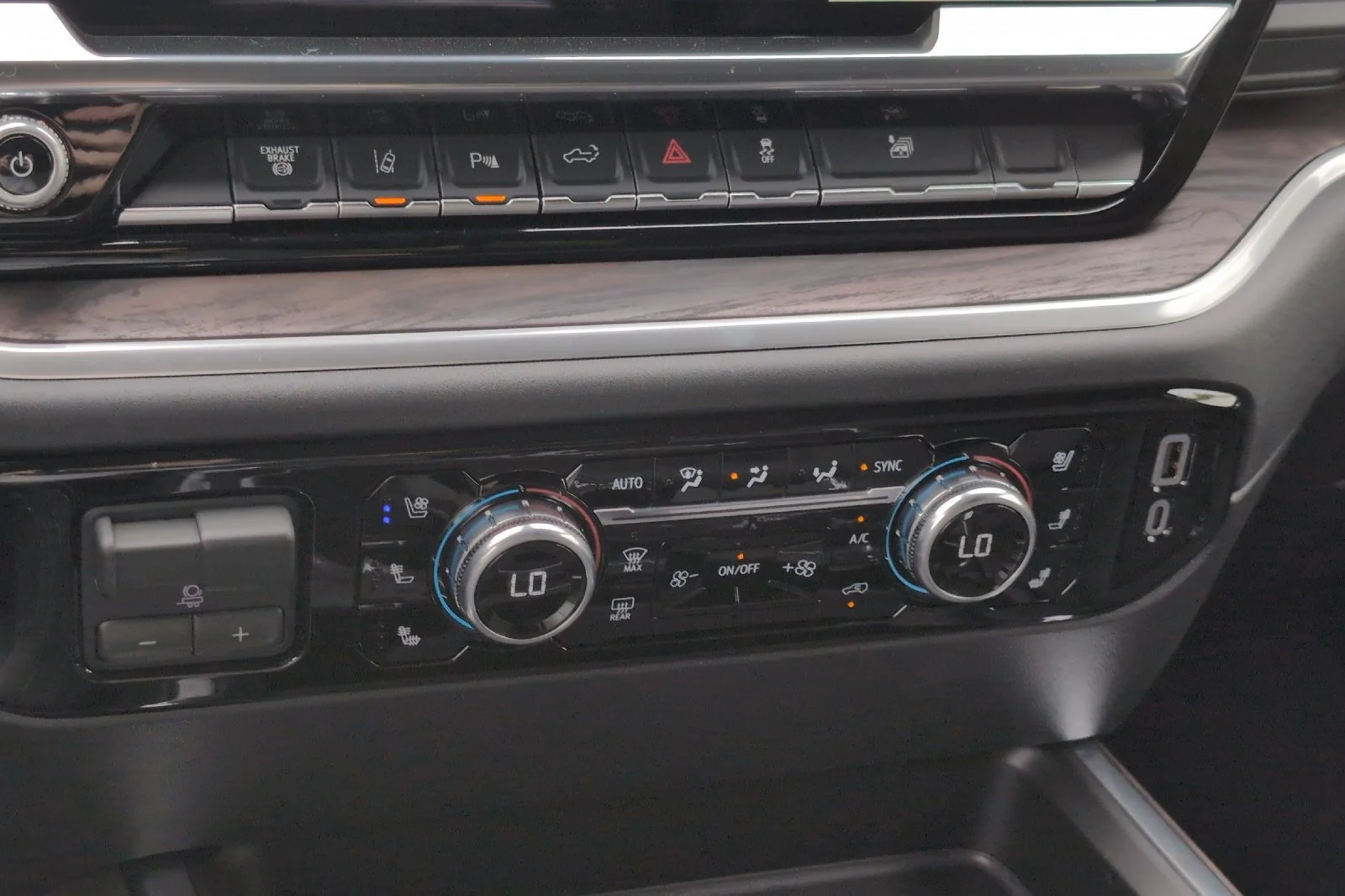New 2026 Summit White GMC SLT DRW image 20